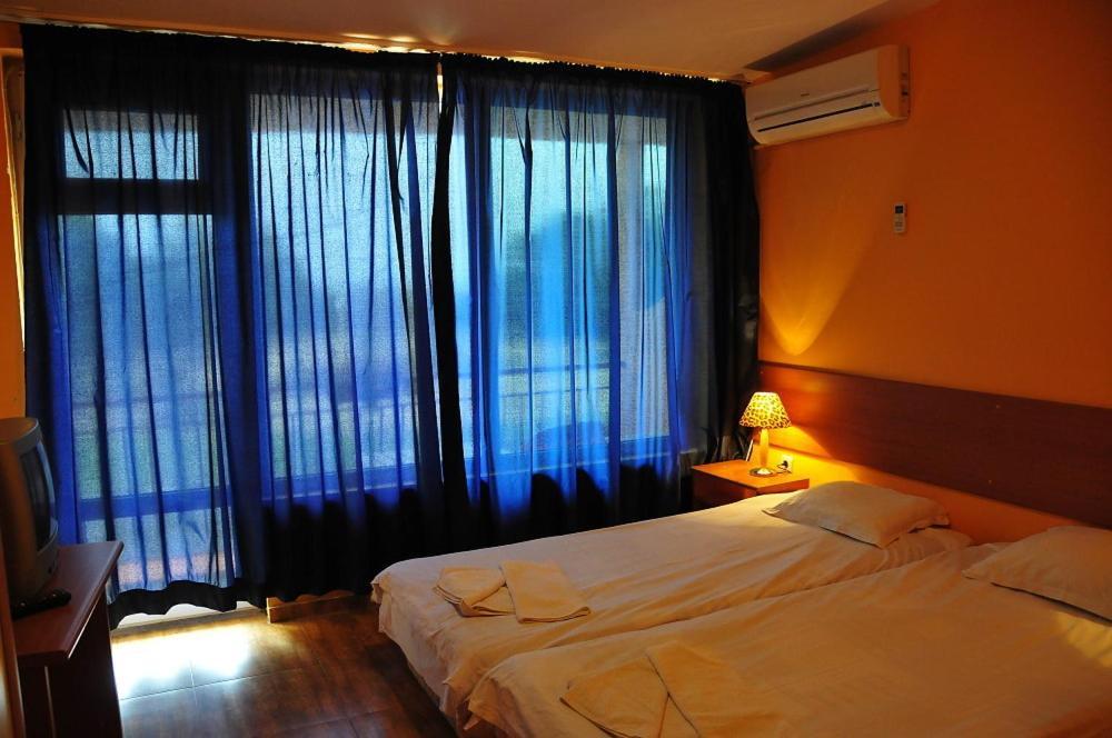 Hotel Surf Primorsko Cameră foto