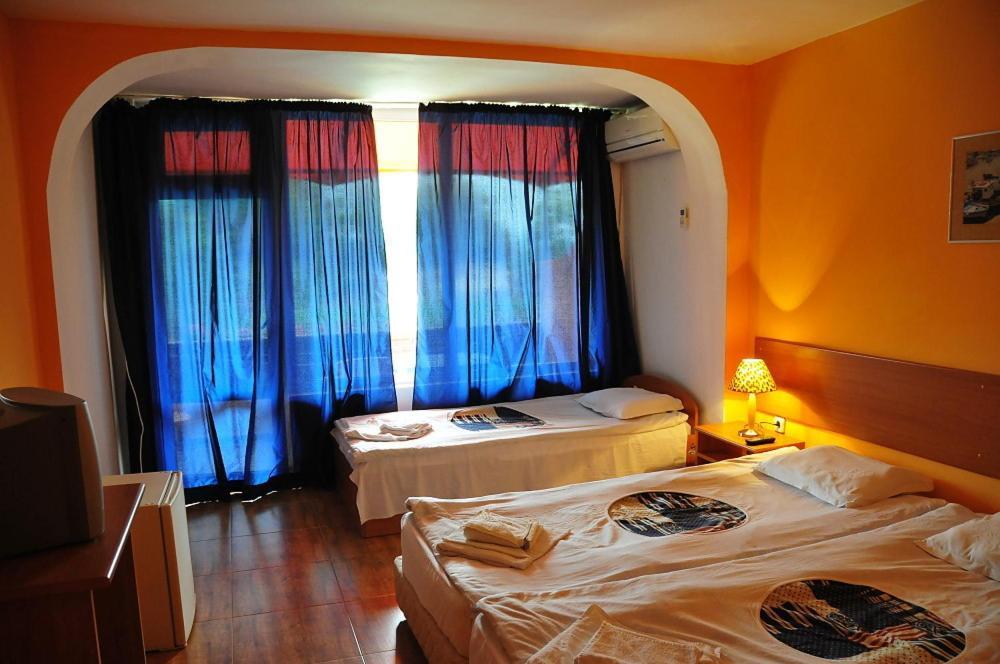 Hotel Surf Primorsko Cameră foto